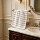 thumbnail image 1 of Toalla de baño suave y absorbente: toalla de algodón ligera y de secado rápido para usar en el baño, la ducha, la playa y el gimnasio., 1 of 6