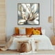 thumbnail image 4 of Cuadro Decorativo moerno Flor Elegante Marco Dorado Blanca Impresion Digital Texturizada Listo para Colgar Maxigráfica Shop Cuadro Flor Elegante, 4 of 6