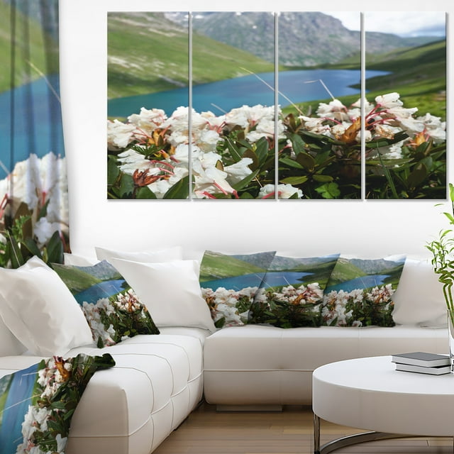 Montagnes Lac avec Fleurs Blanches - Grande Impression sur Toile