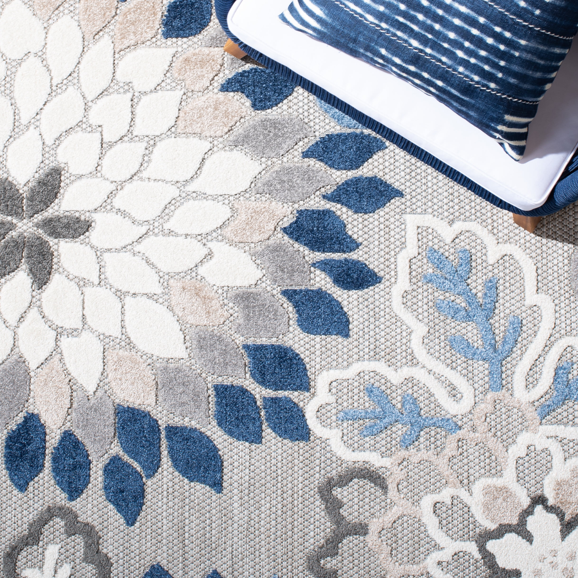 SAFAVIEH Cabana Michelle Floral Indoor/Outdoor Area Rug, Grey/Blue, 6'7" x 9'