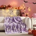 thumbnail image 1 of Manta de felpa Betsey Johnson, 127 x 178 cm, Halloween, 1 of 6