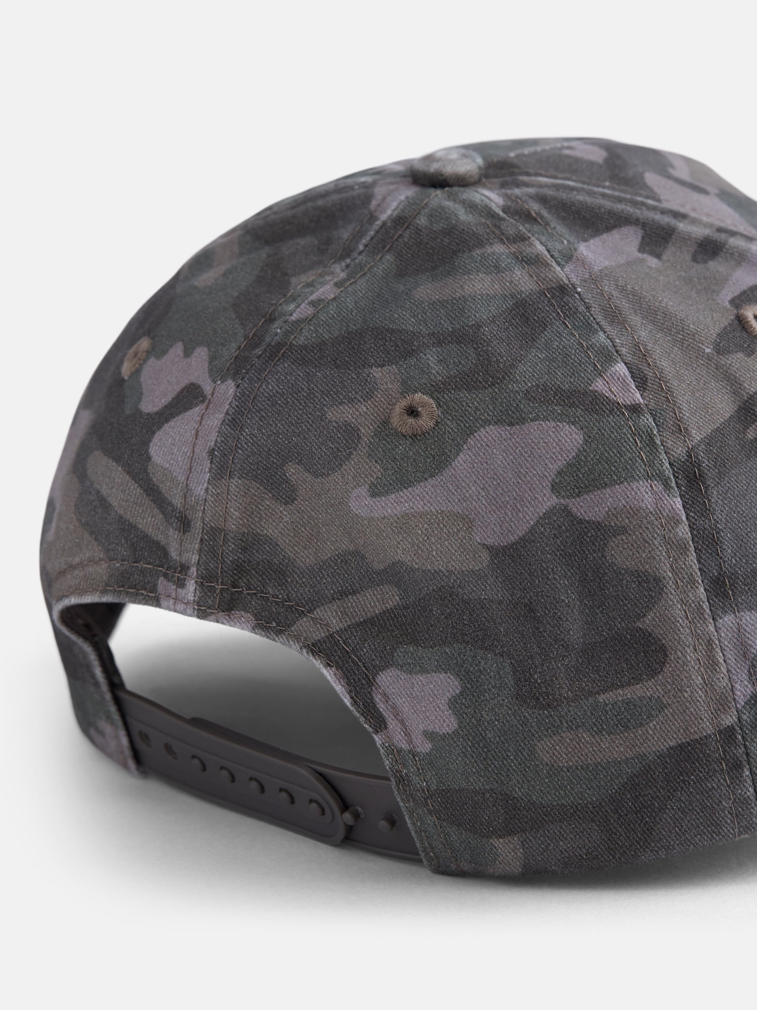 No Boundaries Women’s Baseball Cotton Hat, Camo