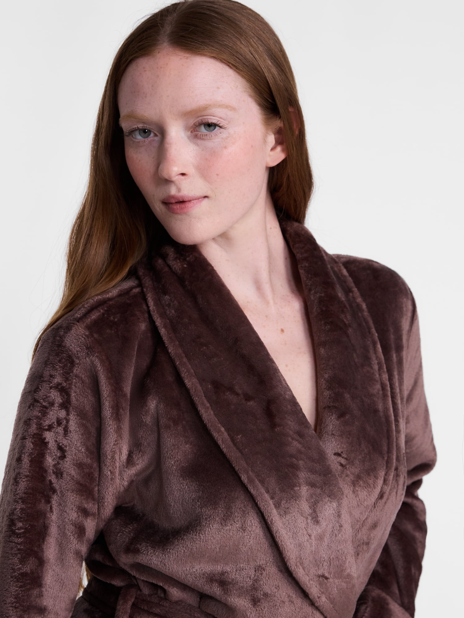 Joyspun Women's Plush Robe, Sizes S to 3X