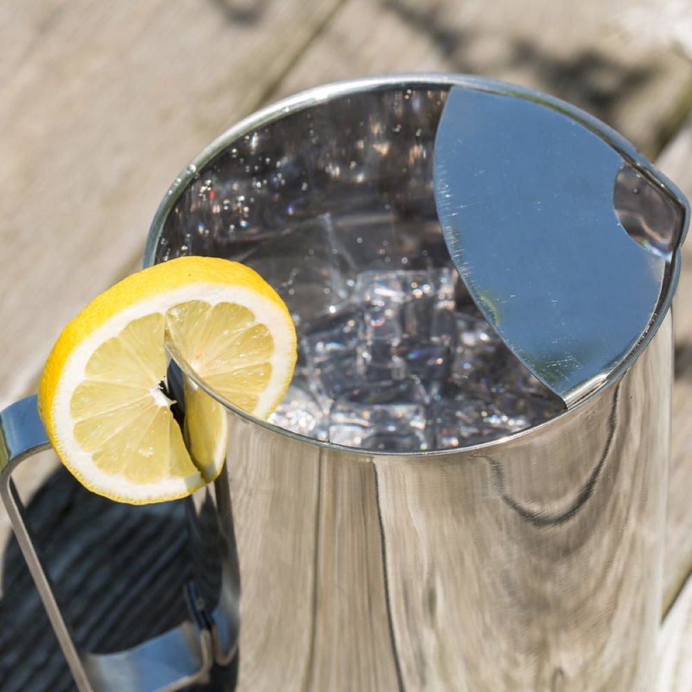 Lindy's Stainless Steel Pitcher, Retro Style with Ice Guard for Servings Drinks