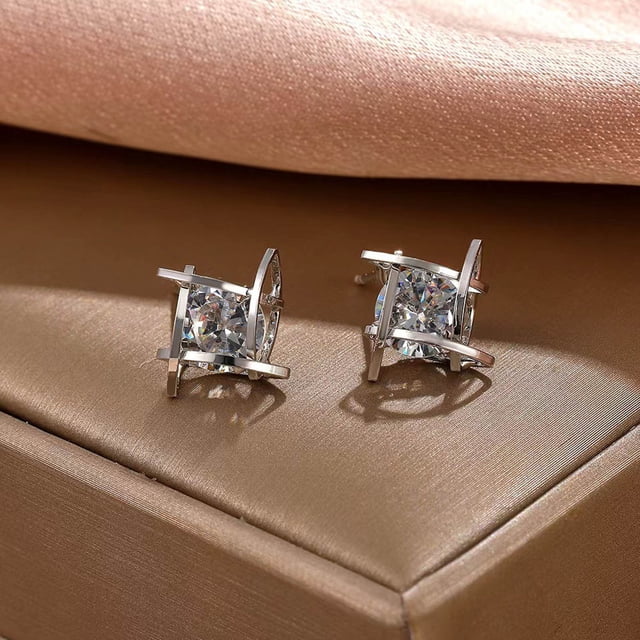 Fiudx Endless Cristal, Alegre Aleación y Diseño Geométrico, Pendientes de Diamantes y Imitación En Tono Dorado, Accesorio de Moda para Mujer, Ideal para Fiestas, Ajuste Comodo y Ligero, Incluye 1 Par