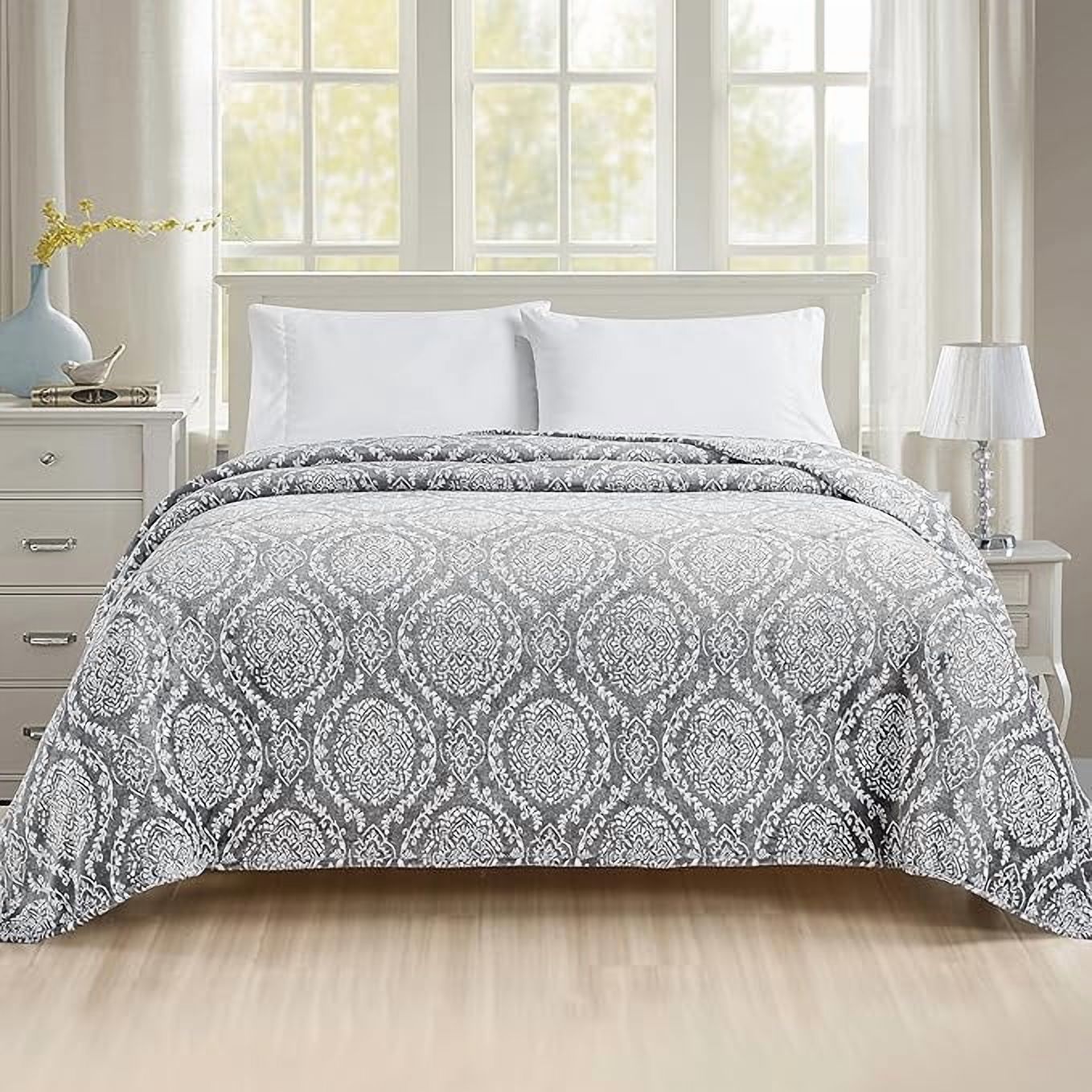 Elegant Comfort Soft Print Flannel Fleece Bed Blanket, Cozy-Fuzzy Lightweight Bedspread Coverlet, All season Decorative Blanket for Couch, Sofa, Ogee Design, King Size, Gracey