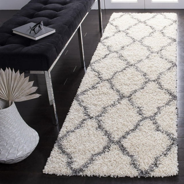 Safavieh Dallas Logan Geometric Shag Area Rug
