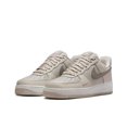 thumbnail image 1 of Zapatillas Air Force 1 '07 negras y carmesí para el día de San Valentín, de caña baja, clásicas, informales, para hombre y mujer, para deportes al aire libre, 1 of 4