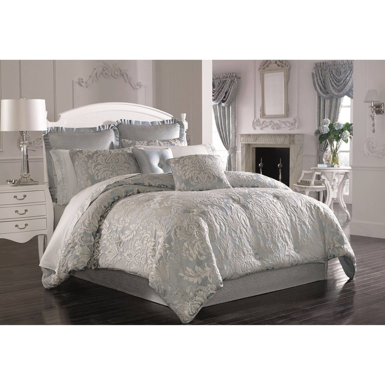 Pearl Five Queens Court Zarah Satin Damask Embroidered Coverlet Full/Queen