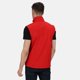 thumbnail image 2 of Regatta - Chaleco SoftShell de 3 Capas Octagon para Hombre (Rojo Clásico), 2 of 4