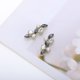thumbnail image 5 of Accesorios de zapatos de moda con charms para agujetas de 2 piezas, perlas falsas y diamantes de vidrio, tono dorado y negro, 5 of 5