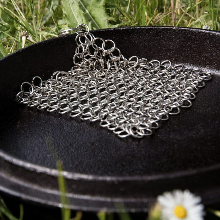 Petromax Cast Iron Pot Scrubber, Stainless Steel Chain Mail Skillet and Pan  Cleaner Removes Burnt Residue on Cast or Wrought Iron Cookware, Regular  4.9 x 4.1 