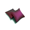 thumbnail image 2 of Funda de cojín decorativa HomeCentric en fucsia y verde (paquete de 2, 55 x 55 cm). Fundas de cojín de seda lisa para sofás, hoteles, salas de estar y dormitorios modernos. Lujo en verde fucsia., 2 of 8