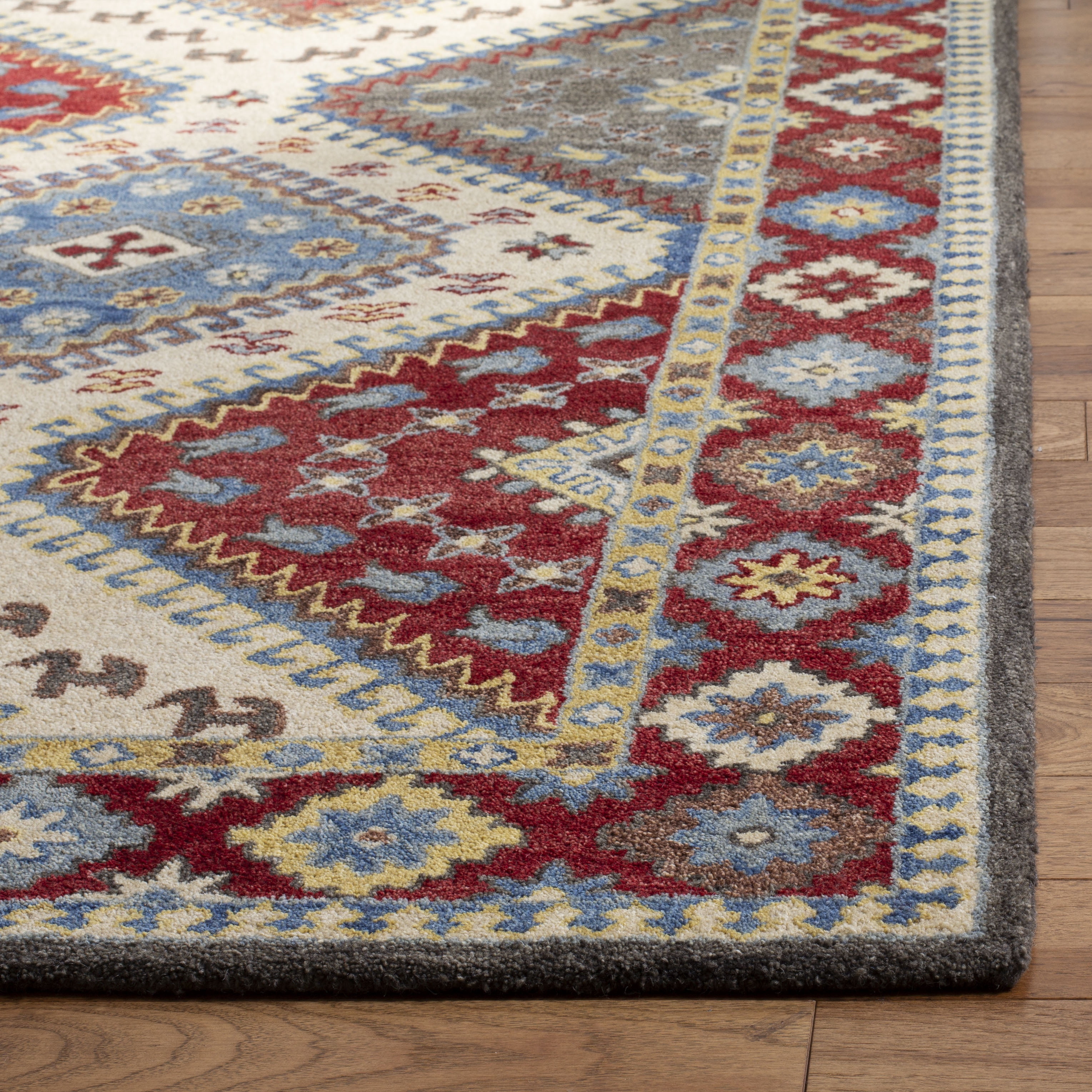 SAFAVIEH Antiquity Cennetig Geometric Area Rug, Red/Ivory, 5' x 8'