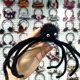 thumbnail image 4 of Pinzas para el cabello de araña de Halloween Accesorios únicos para el cabello con diseño de pata de araña de bricolaje para mujeres y niñas Pinzas de garra de araña grandes negras y moradas, 4 of 5