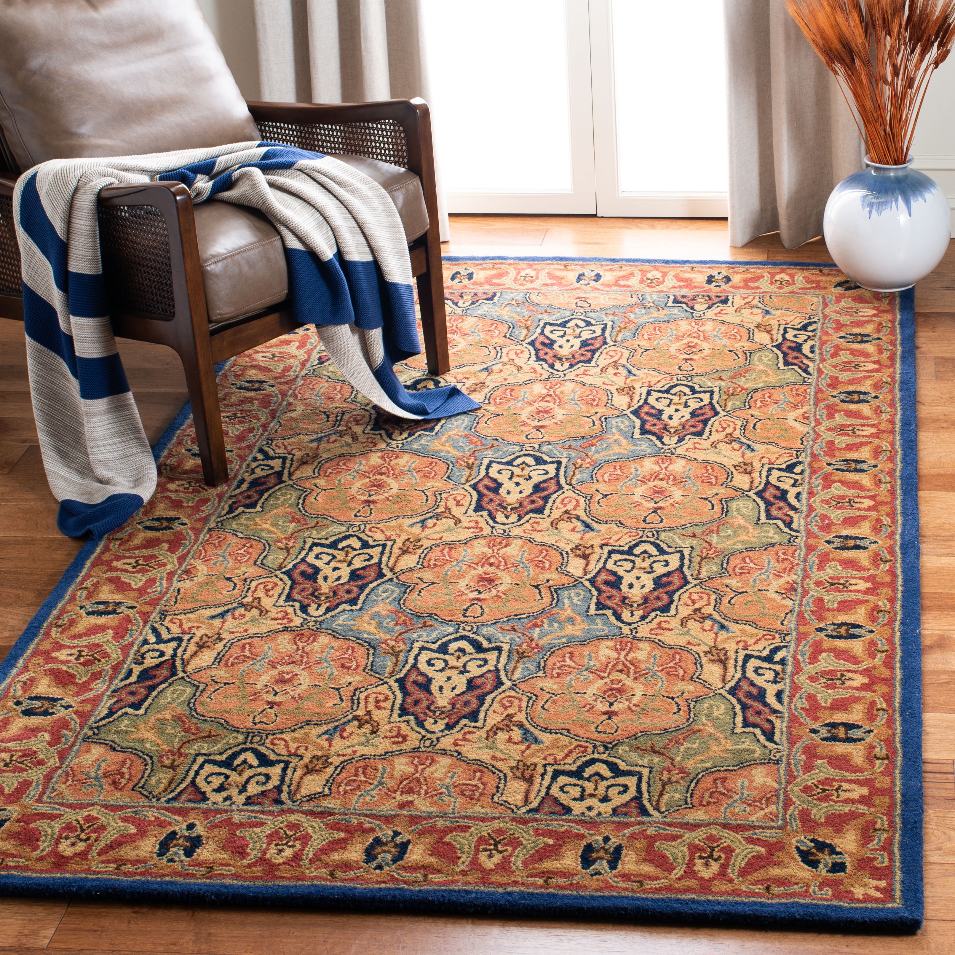 SAFAVIEH Heritage Tamaya Floral Area Rug, Blue/Red, 4' x 6'