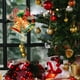 thumbnail image 5 of Adorno Colgante de Campanas Navideñas | Decoración Navideña de Papá Noel | Material de Pvc Duradero | Decoración Festiva En Rojo Dorado con Cinta de Seda | Regalo Navideño Versátil para El Hogar, El, 5 of 6