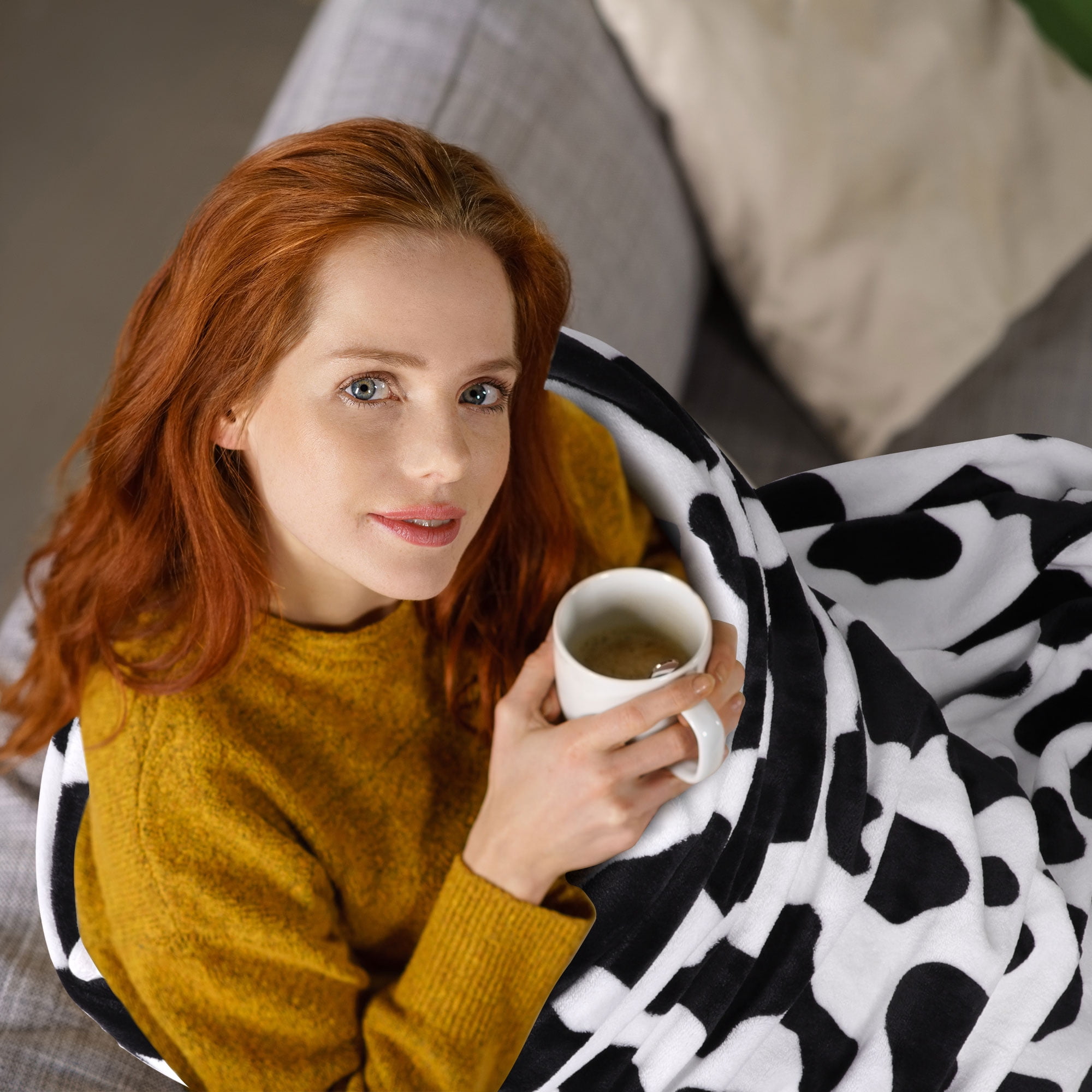 Unique Bargains Cow Printed Soft Lightweight Bed 300GSM Flannel Throw Blanket 59" x 79"