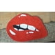 thumbnail image 4 of Alfombra de baño Zmeidao con labios rojos, antideslizante para ducha, suave y absorbente, de microfibra, estilo retro, divertida y bonita, ideal para dormitorio, sala de estar, baño y cocina., 4 of 4