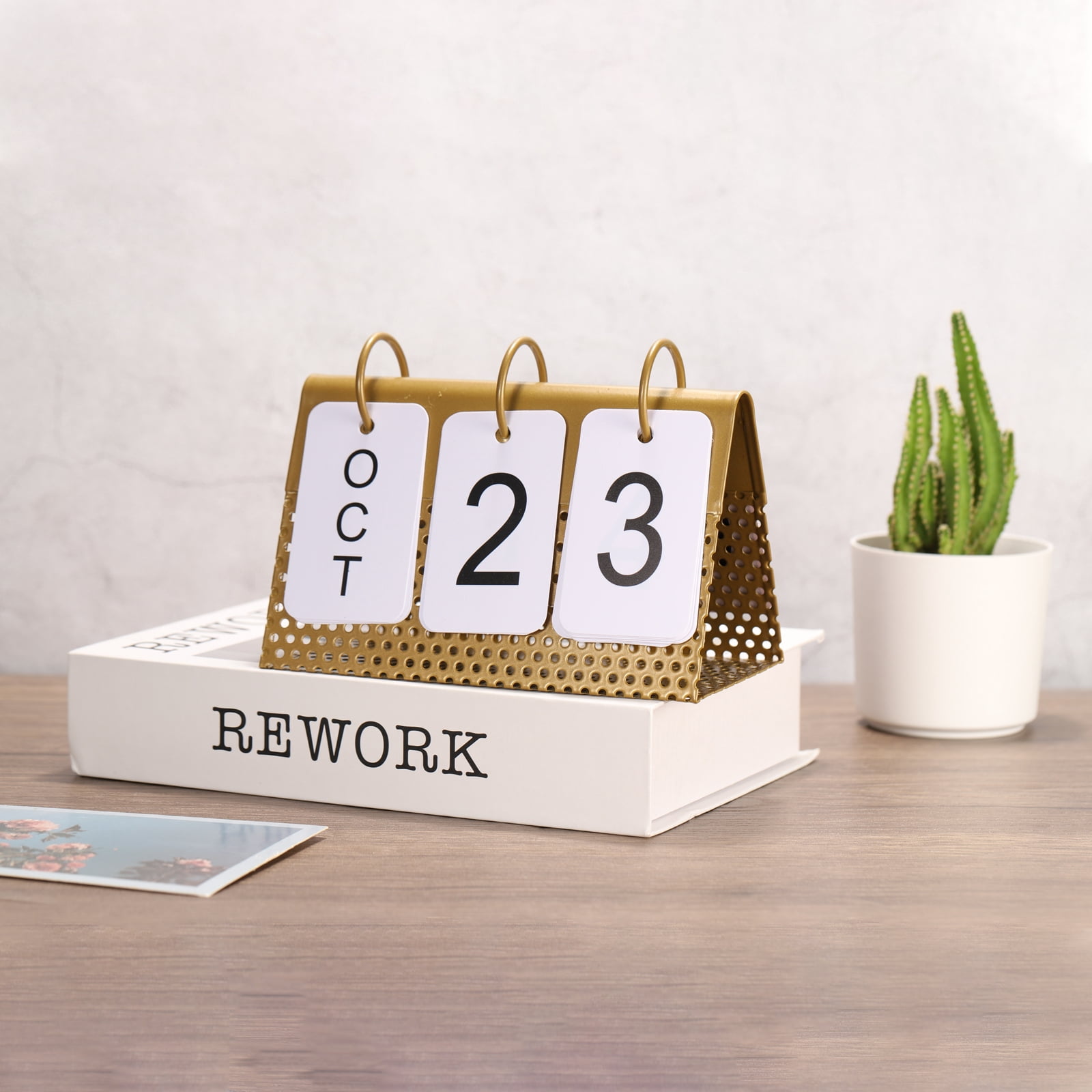 Unique Bargains Vintage Wood Perpetual Calendar Flip Calendar for Home Decoration Gold