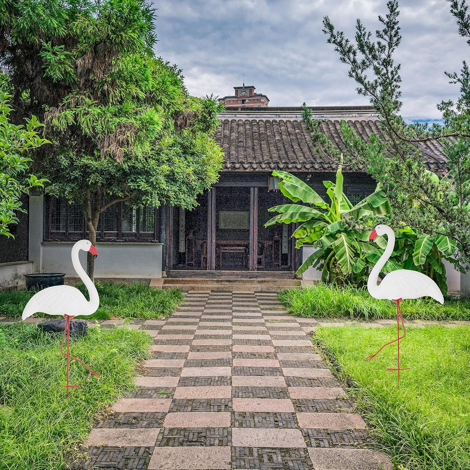 White Flamingo Yard Decorations Pack of 2 Flamingo Decor Ornaments for Outdoor Lawn and Garden