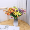 thumbnail image 4 of Xiao Hua 6 ramos de margaritas artificiales con hojas, margaritas de seda multicolor, arbustos verdes para decoración de interiores y exteriores, para el hogar, bodas, fiestas, jardines., 4 of 5