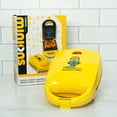 thumbnail image 2 of Sandwichera Minions Uncanny Brands Amarillo Pequeño aparato de cocina, 2 of 6