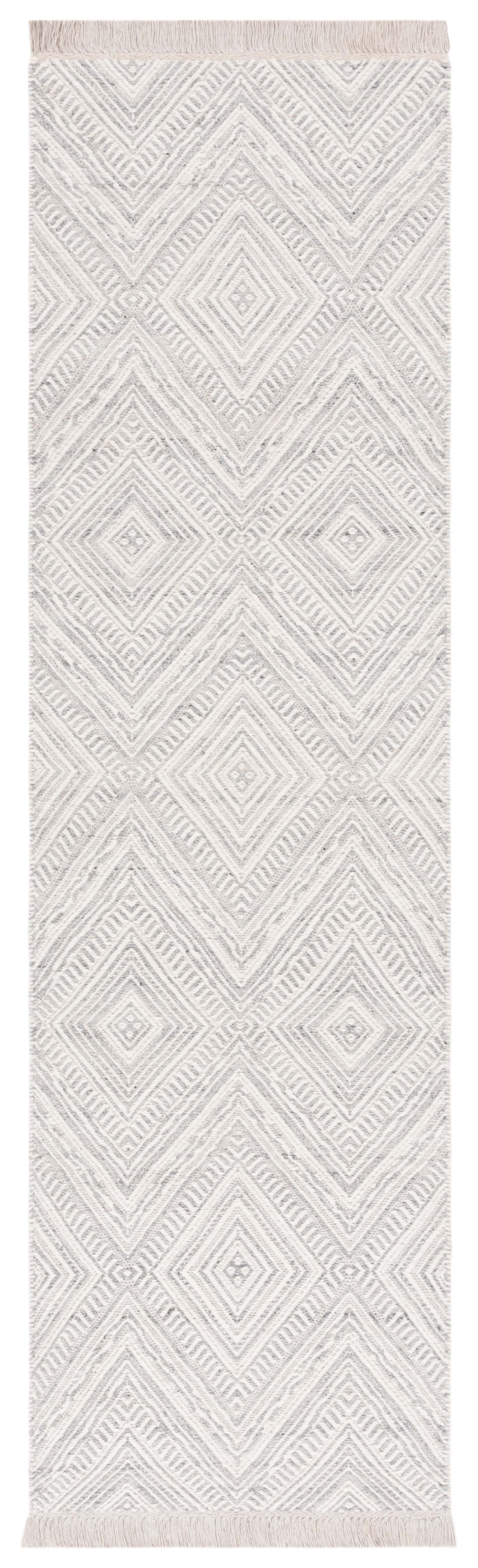 Safavieh Kilim Shannon Diamond Runner Rug, Light Gray/Ivory, 2'3" x 8'