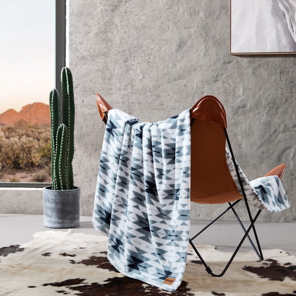 Wrangler Navajo Blue Ultra Soft Plush Fleece 70X50 Throw