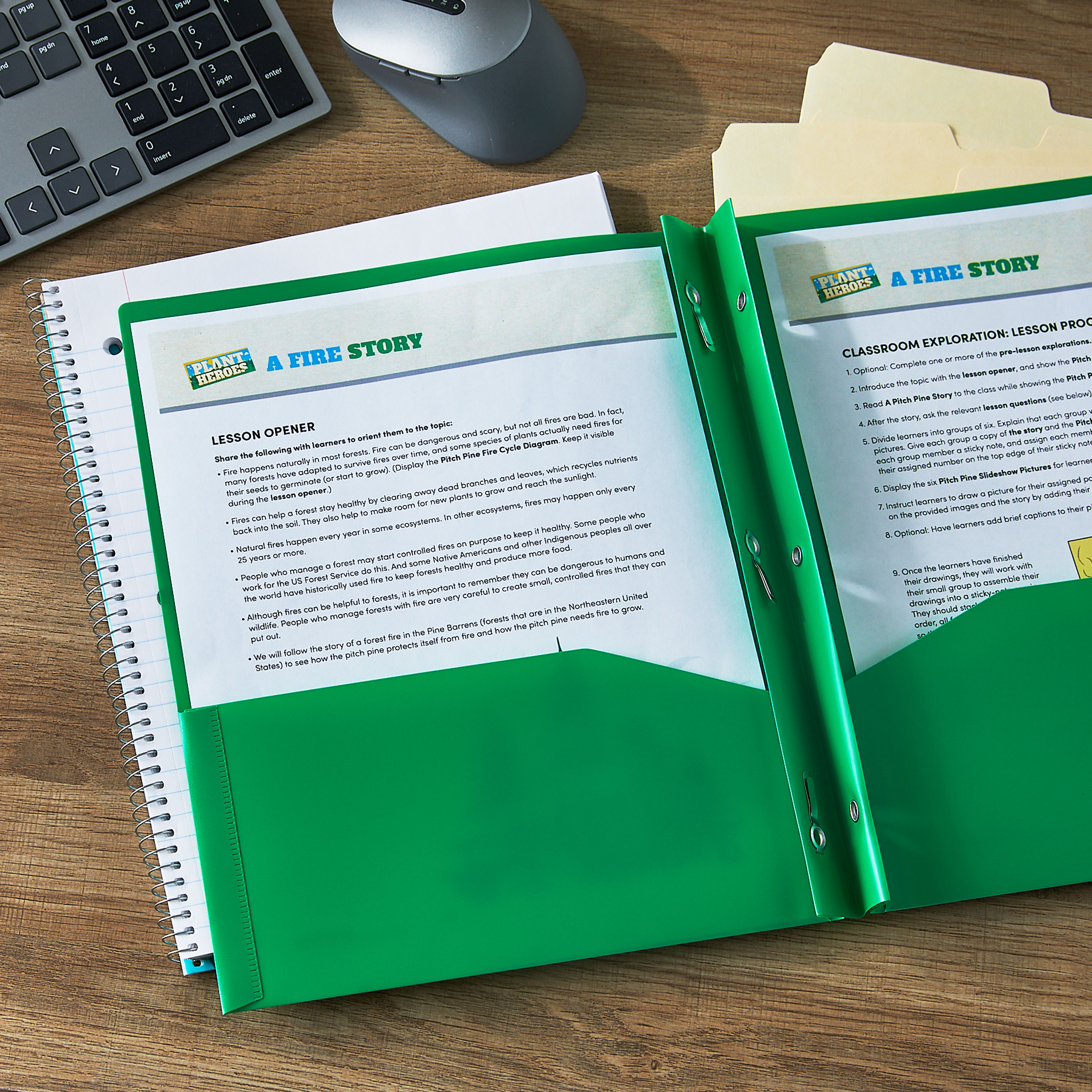 Carpeta Pen+Gear verde de 3 pestañas con 2 bolsillos, 9.4" x 11.4" 2