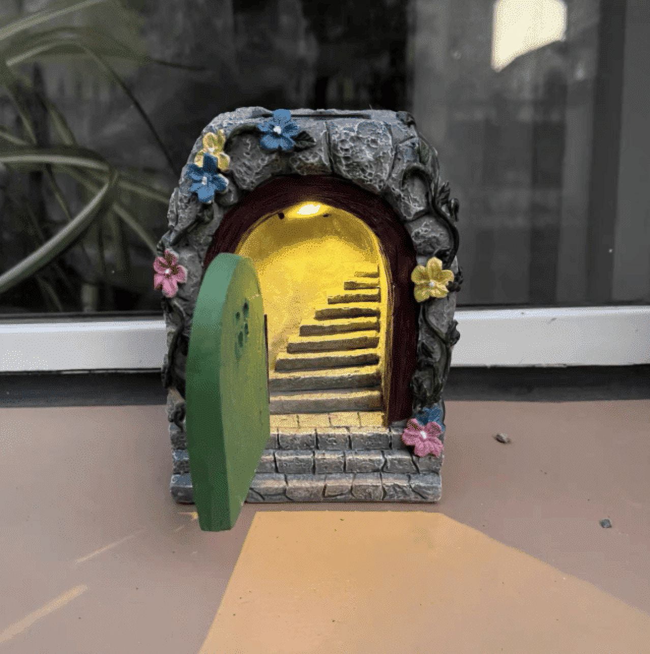 Solar Powered Door Statue with LED Light, Outdoor Garden Tree Door Window Sculpture for Yard Path Patio Décor, Resin Solar House Statue Automatically Lights at Night for Landscape Decoration