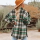 thumbnail image 5 of Chaqueta tipo camisa con botones y bolsillos de franela cepillada con cuadros informales para mujer (verde), 5 of 6