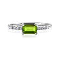 thumbnail image 1 of JeenMata Anillo de Compromiso Solitario de Peridoto de Talla Esmeralda (Piedra Natal de Agosto) en Oro Blanco de 18 K sobre Plata, 1 of 6