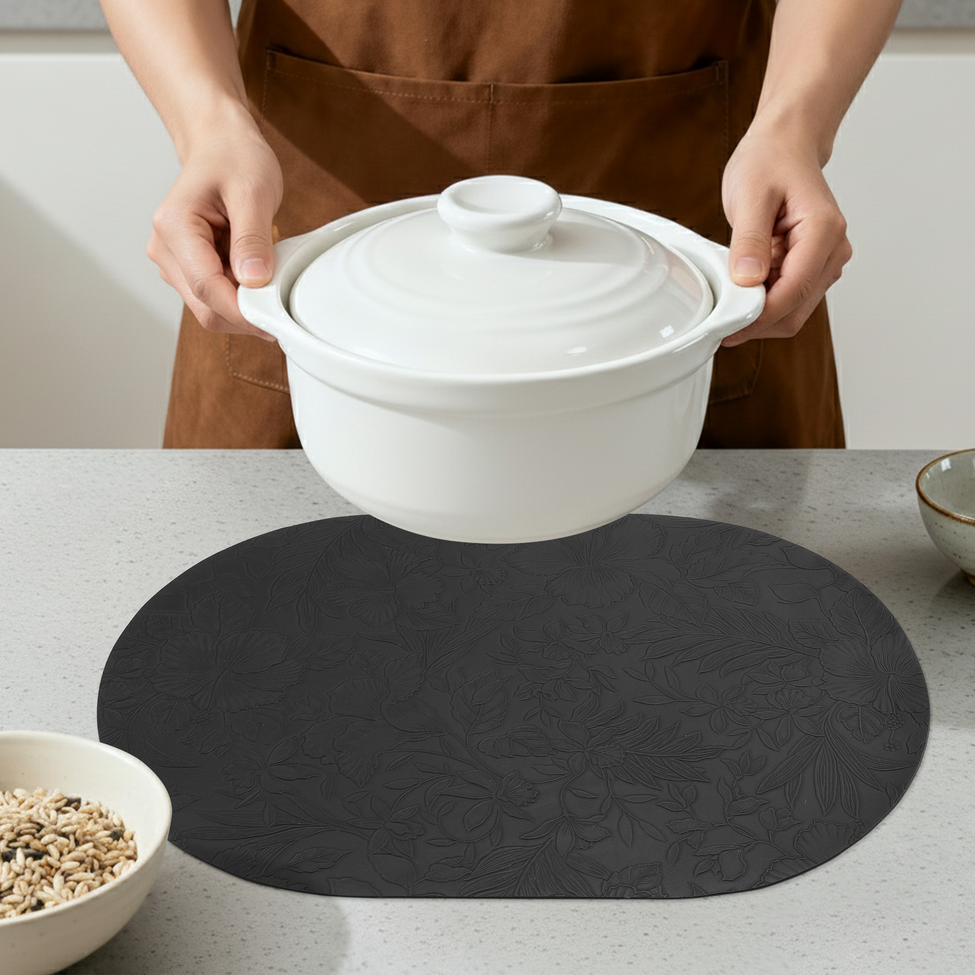 Placemats Set of 6 Leather Placemats for Kitchen Dining Table Decor Waterproof Heat Resistant Table Placemats Black 17.7*11.8inch