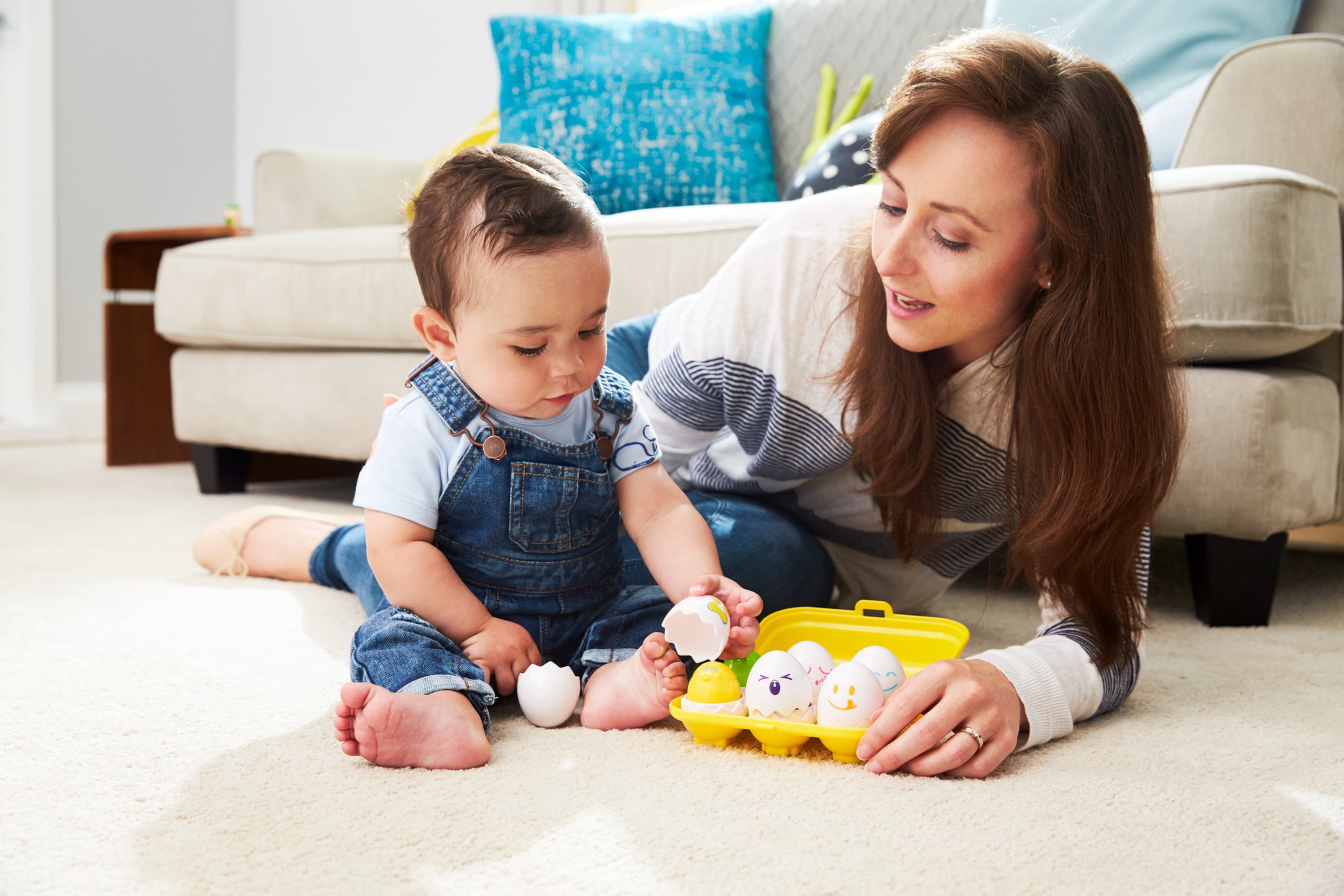 tomy hide and squeak eggs activity toy