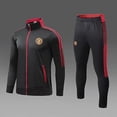 thumbnail image 1 of Manchester United Black Suit (top + Pants) Uniformes de fútbol Trajes deportivos de manga larga Ropa de entrenamiento Invierno, 1 of 2