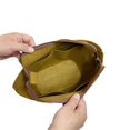 thumbnail image 4 of Organizador de bolsas trapezoidal con forro interior y tapa con cremallera para bolsas tipo cesta en hoja de palma y piel de becerro de 33 x 17 x 13/40 x 26,5 x 16, 4 of 5