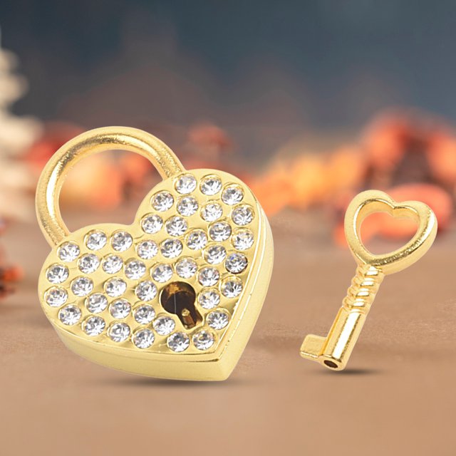 Neinkie Couple Love Lock Durable Lightweight Wide Application Wear Resistant Portable Decoration 3 Colors with Rhinestones for Travel
