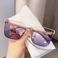 thumbnail image 5 of Lunettes de Soleil Carrées Tendance Mode Été, Lunettes de Soleil Écran Solaire, en PC et Métal, 5 of 5