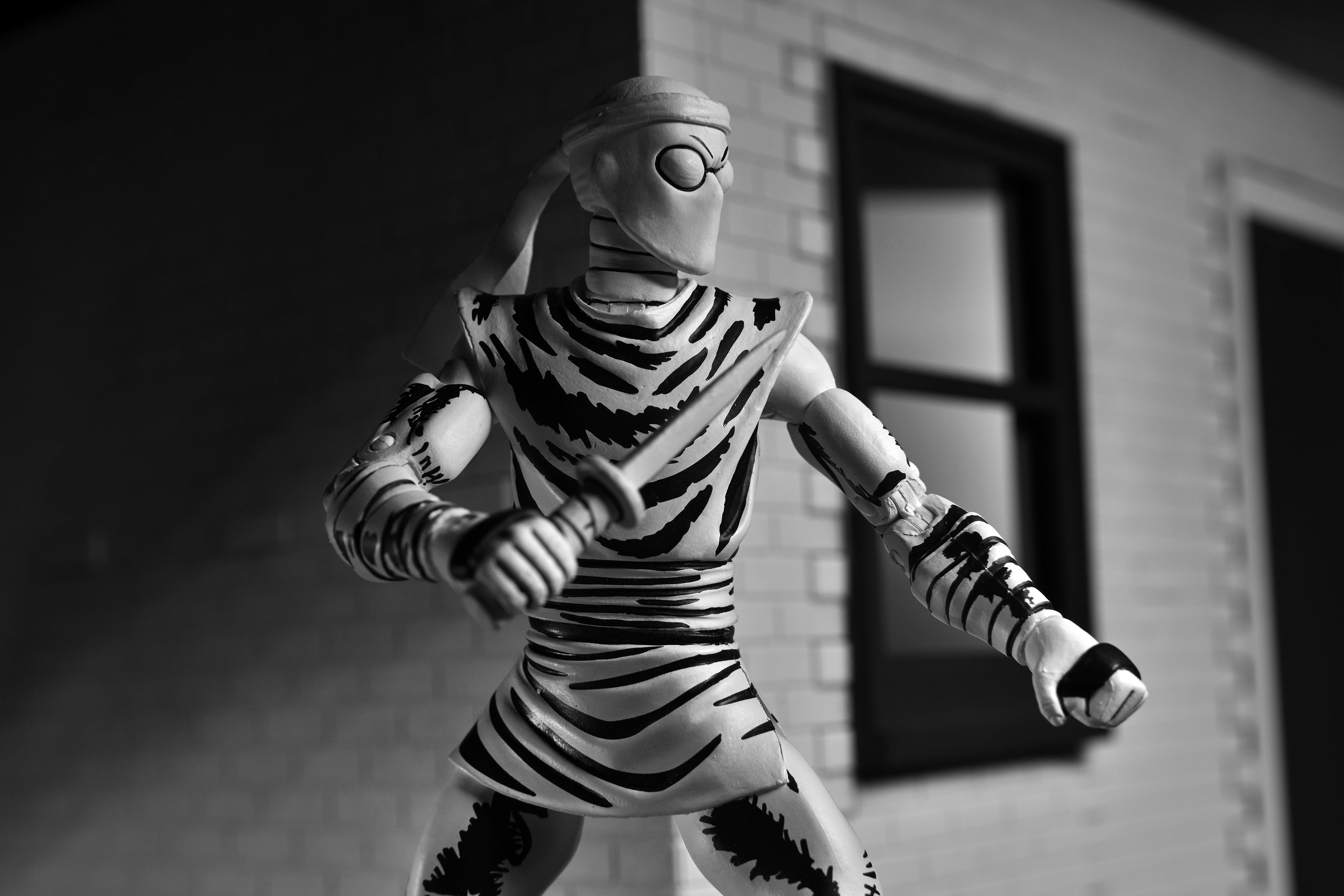 Teenage Mutant Ninja Turtles (Mirage Comics) - 7” Scale Action Figure - Black & White Foot Ninja
