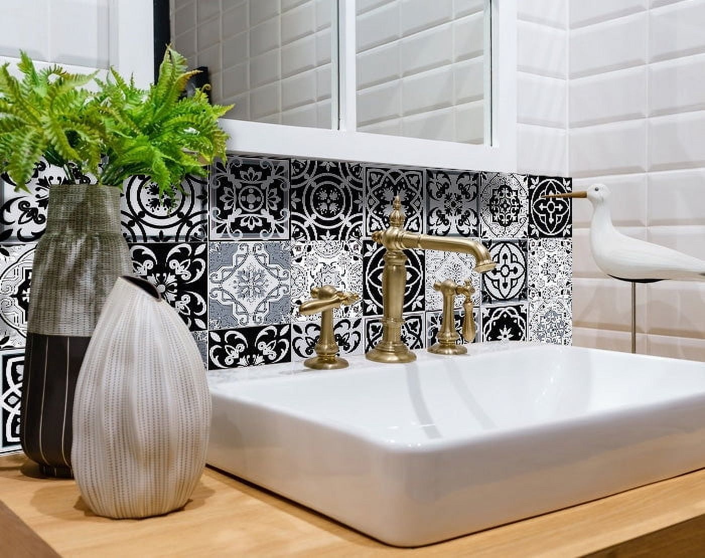 Mi Alma Peel & Stick Tiles - Black White Flowers Vinyl Backsplash 12x12