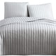 thumbnail image 2 of Juego de ropa de cama Benzara Queen, colcha arrugada de 3 piezas, gris, 2 of 5