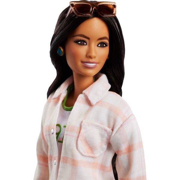 Barbie Joanna Gaines Doll, Posable, Brunette, in Jeans & Top with Roller  Skates & Accessories