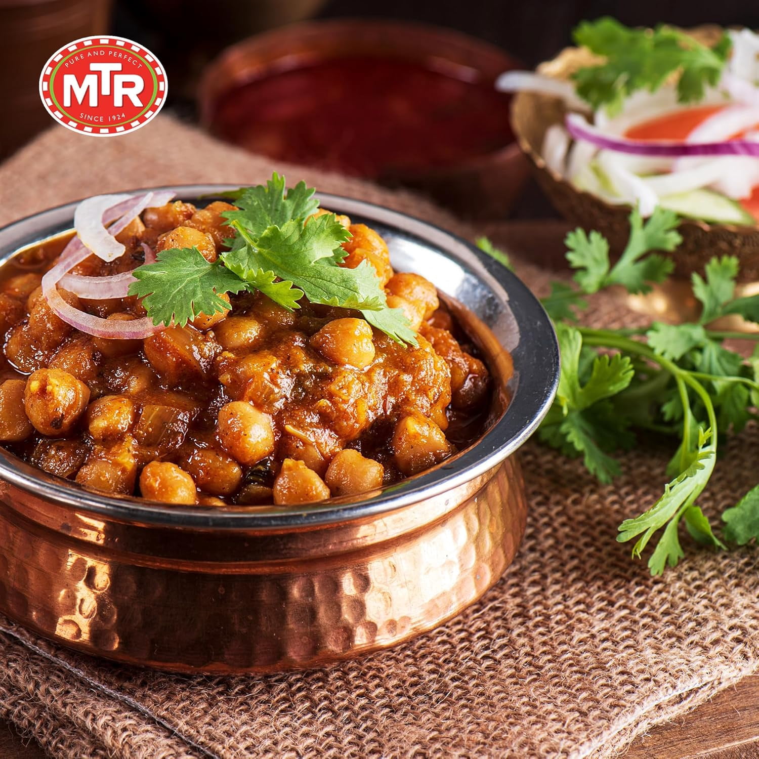 MTR Chana Masala - Savory Chickpeas in Spiced Gravy - Authentic Indian Ready-to-Eat Meal - No Added Preservatives - A Quick Meal Suitable for Vegetarians, Ready in Minutes! (300g, Pack of 6)