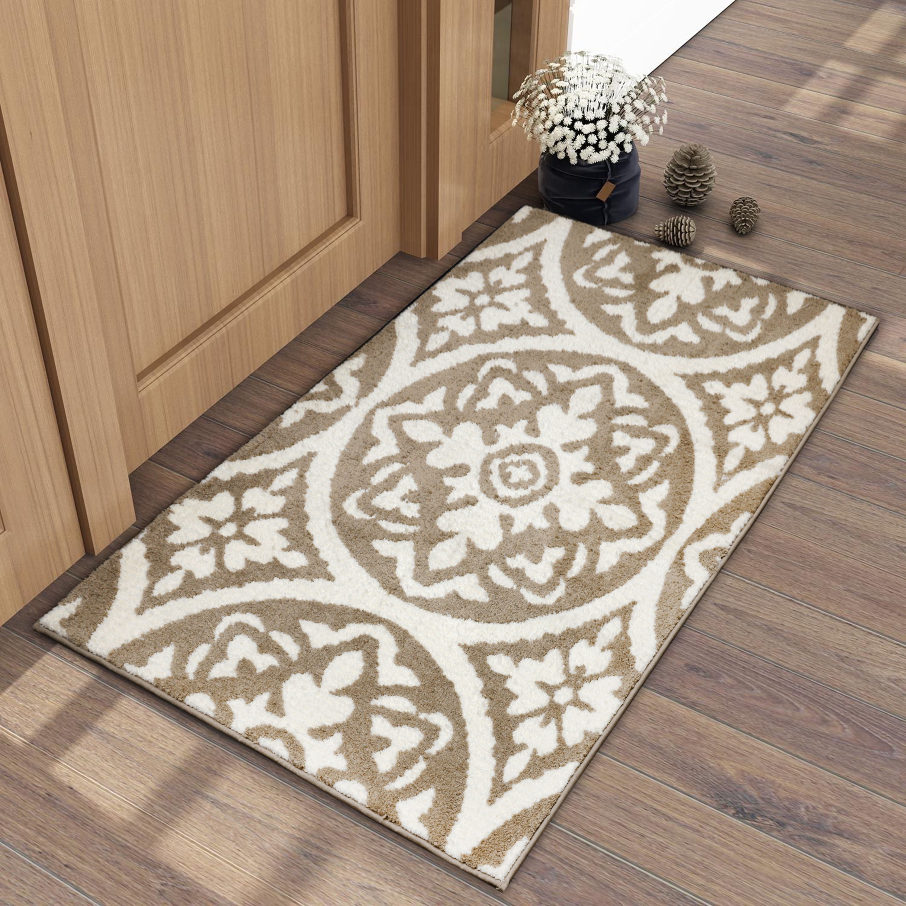 Mainstays Tan Medallion Plush Indoor Accent Rug, 30" x 45"