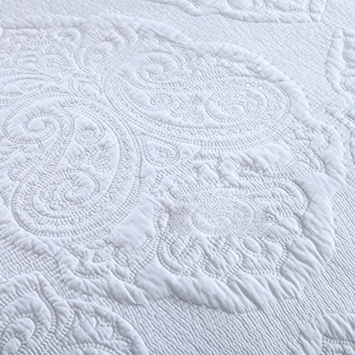 DBOZE 100% Cotton Lightweight Embroidered Quilt Set – Soft, Cozy Bedspread, High-Density Fabric, King/Cal King, White