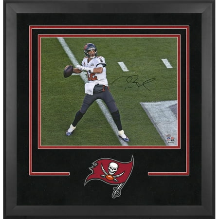 Tampa Bay Buccaneers Deluxe 16" x 20" Horizontal Photograph Frame with Team Logo