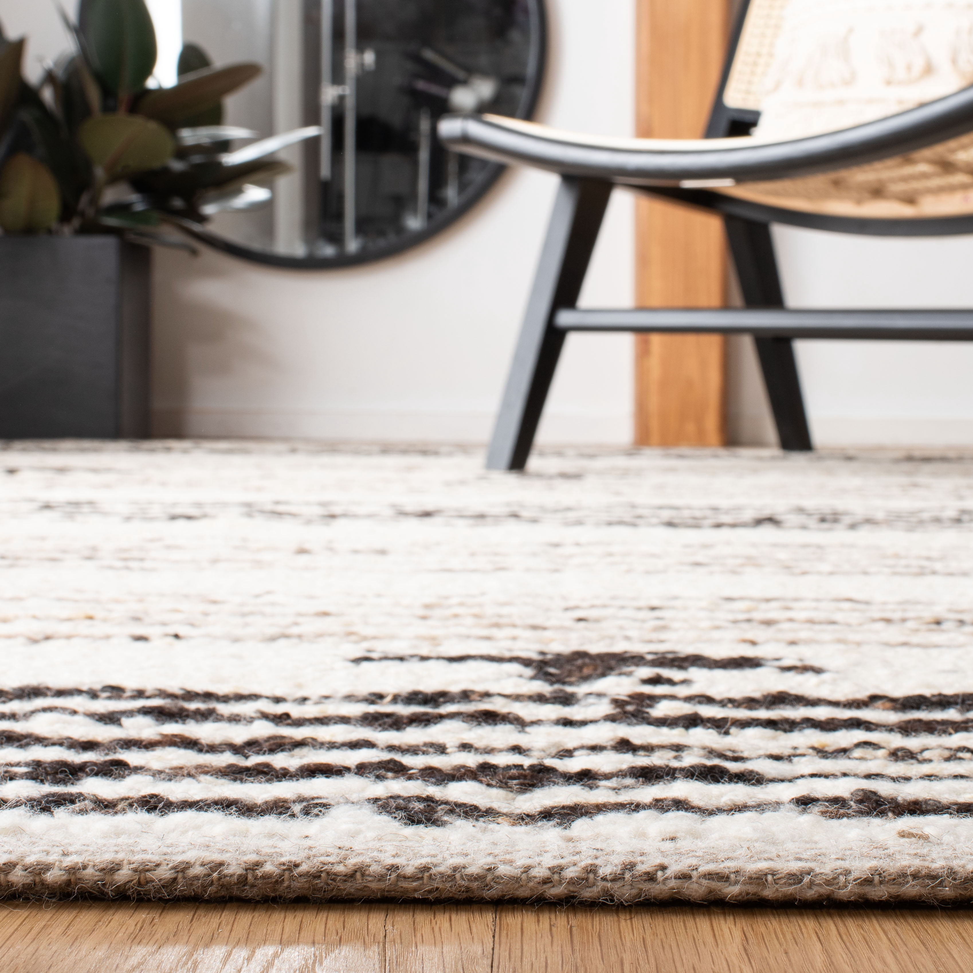 SAFAVIEH Natura Kyle Striped Area Rug, Black/Ivory, 2' x 3'