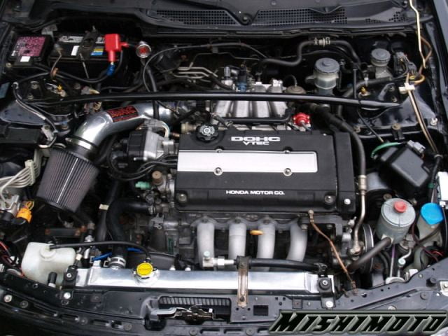 Mishimoto MMRAD-INT-94 Performance Aluminum Radiator, Compatible with Acura Integra, 1994-2001