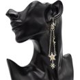 thumbnail image 3 of Pendientes largos con colgante de luna y estrella dorada, 3 of 4